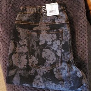 Hue size small NWT Leggings
